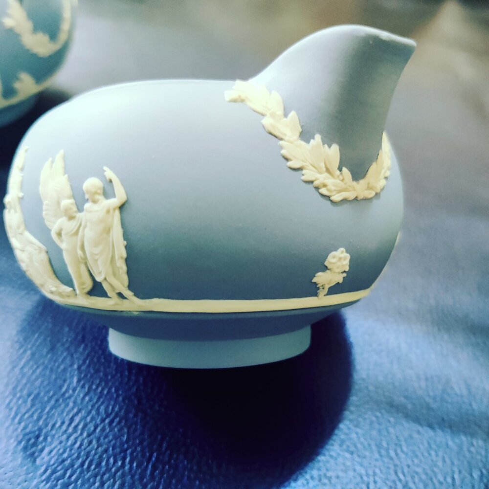 Wedgewood Cream and Sugar Bowl with Lid. Vintage great condition. - Picture 4 of 12